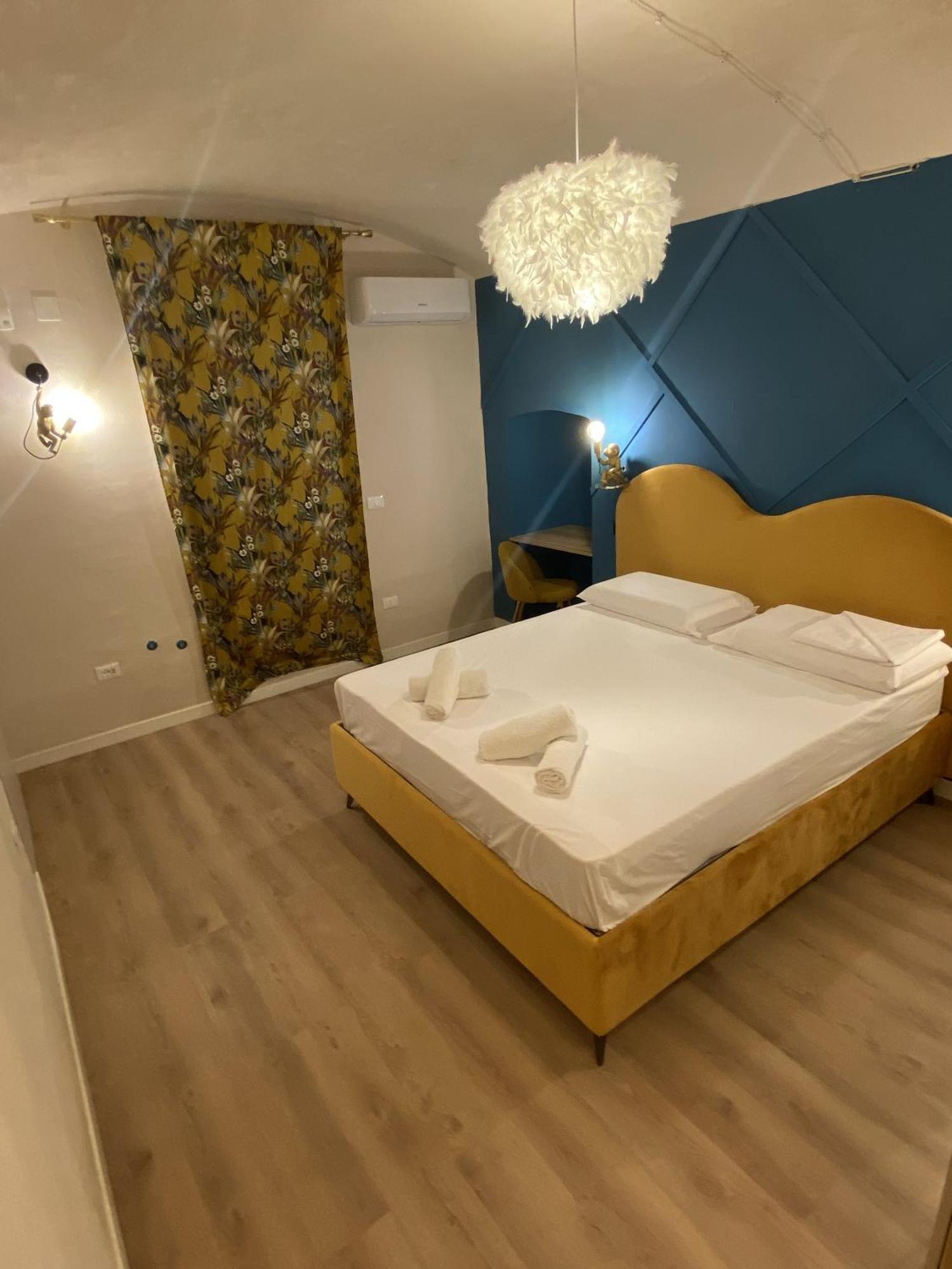 Quiet And Stylish - Bari City Center, Minutes To Station Zewnętrze zdjęcie