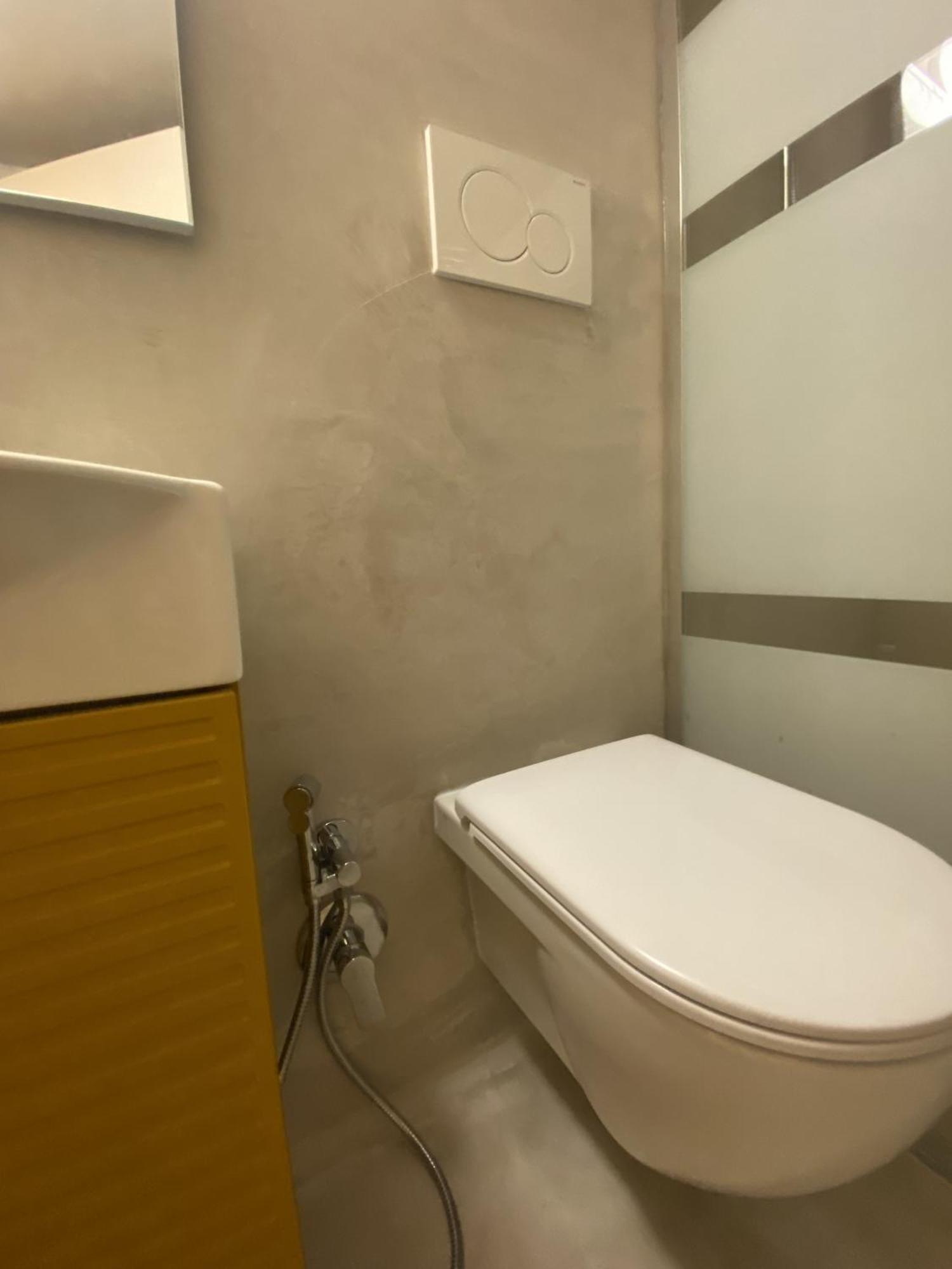 Quiet And Stylish - Bari City Center, Minutes To Station Zewnętrze zdjęcie